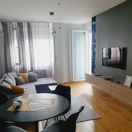 アパート Sajam 1 *